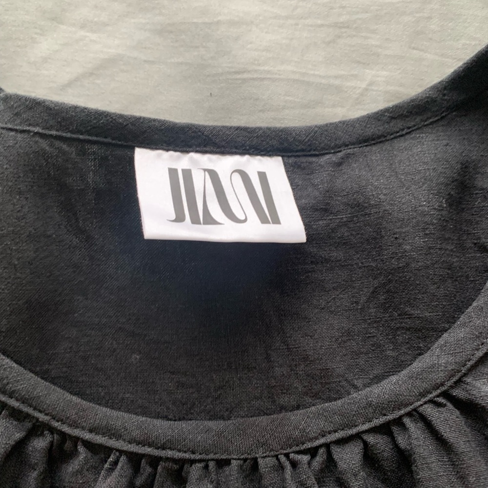 Jimi Collection Flores Top, Black, Size Medium - Picture 3 of 4